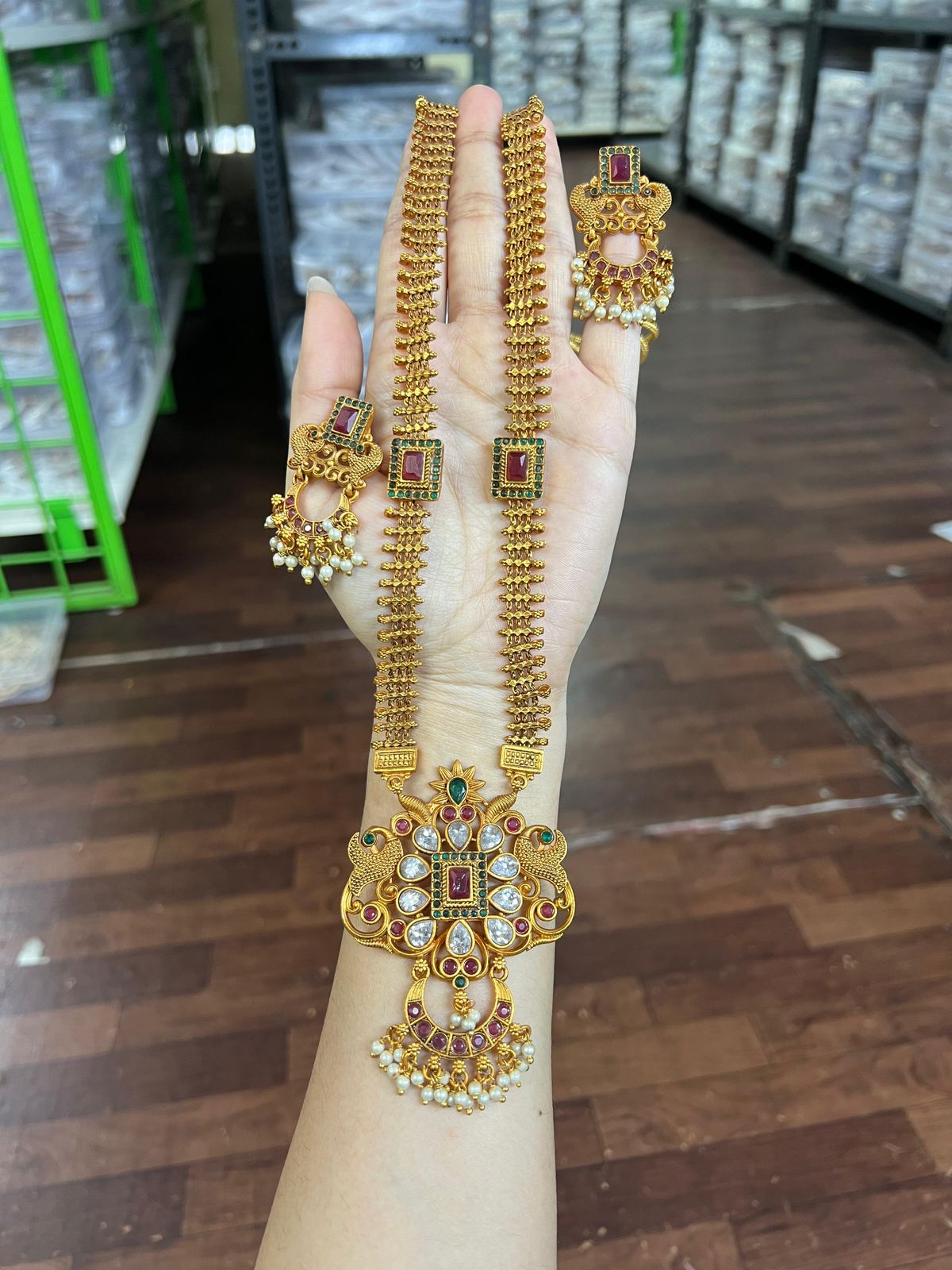 Latest Stylish Fancy Pearl Choker Traditional Jewellery Set